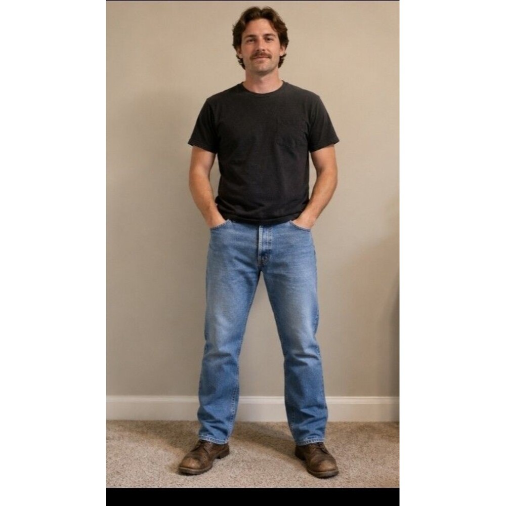 Levis Jeans Mens 38x30 505 Medium Wash Denim Regular Relaxed Straight Leg